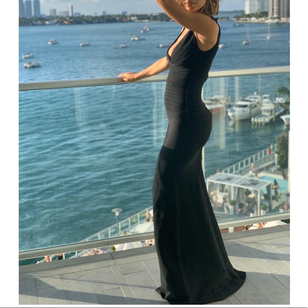 Herve Leger sleeveless Martina V-neck bandage gown